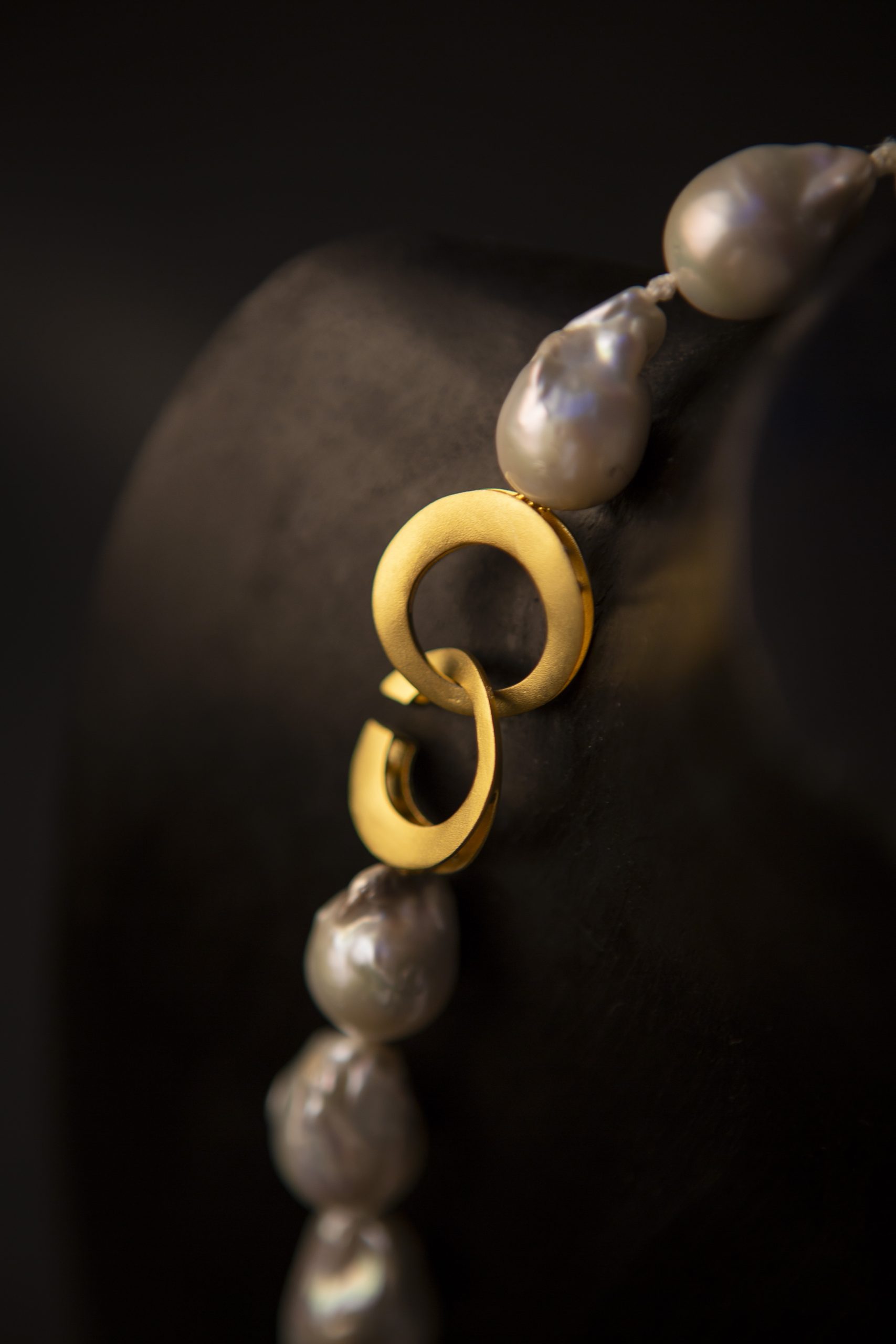 Giant Baroque Pearl Necklace, gold vermeil - Image 6