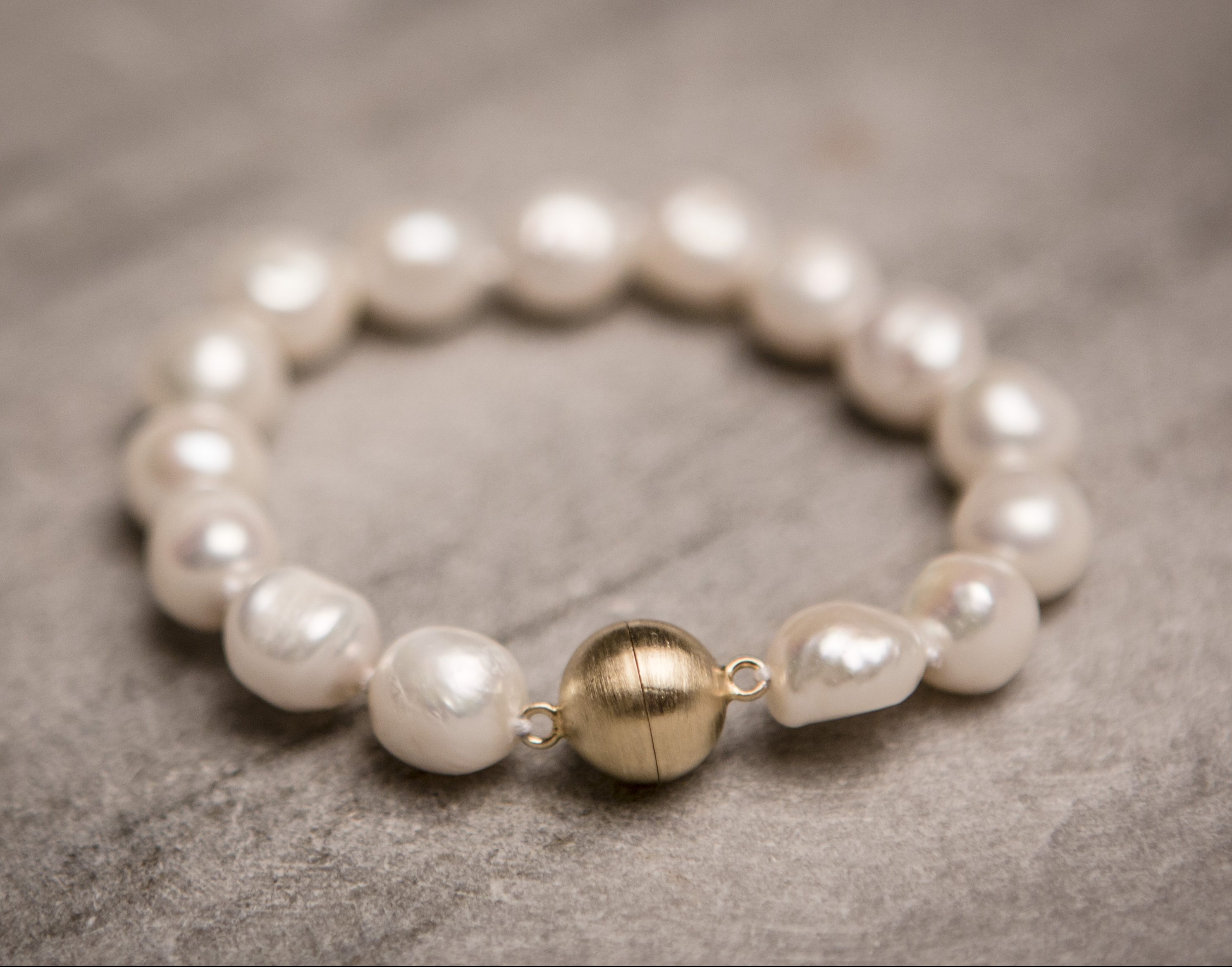 White baroque pearl bracelet, gold vermeil clasp