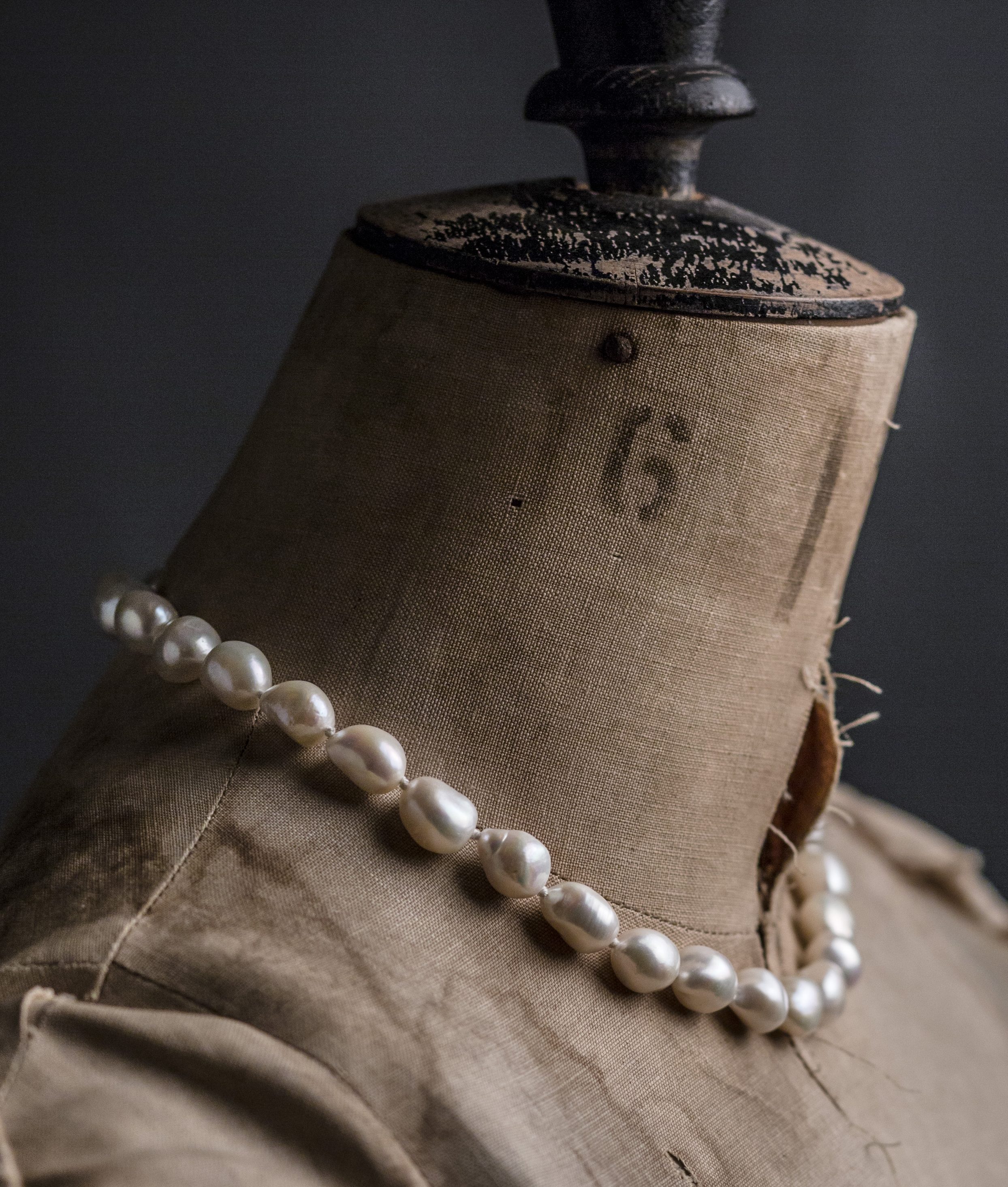 baroque white pearl necklace, silver clasp - Image 3