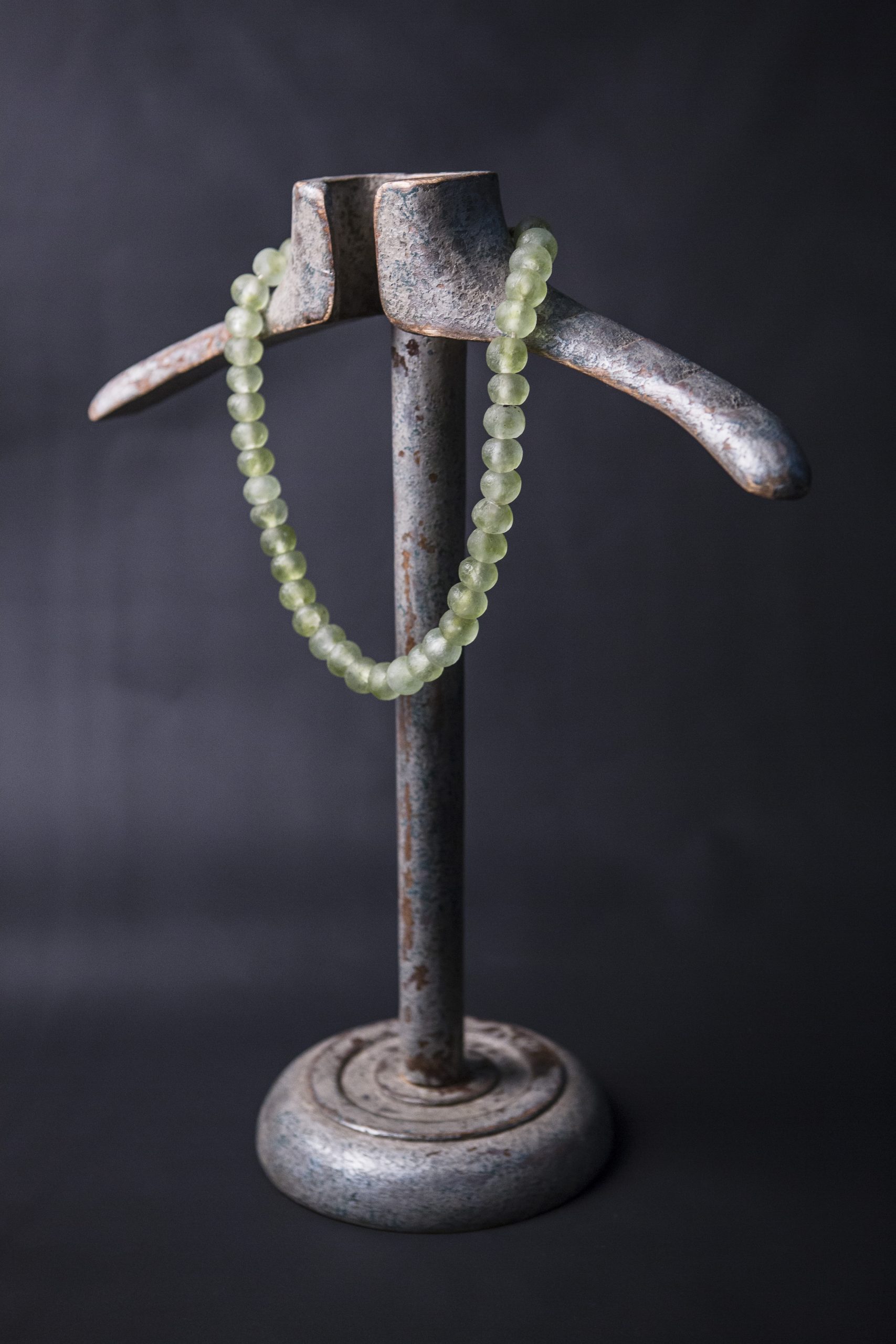 a Recycled Glass Bead Necklace large - olive swirl - Image 4