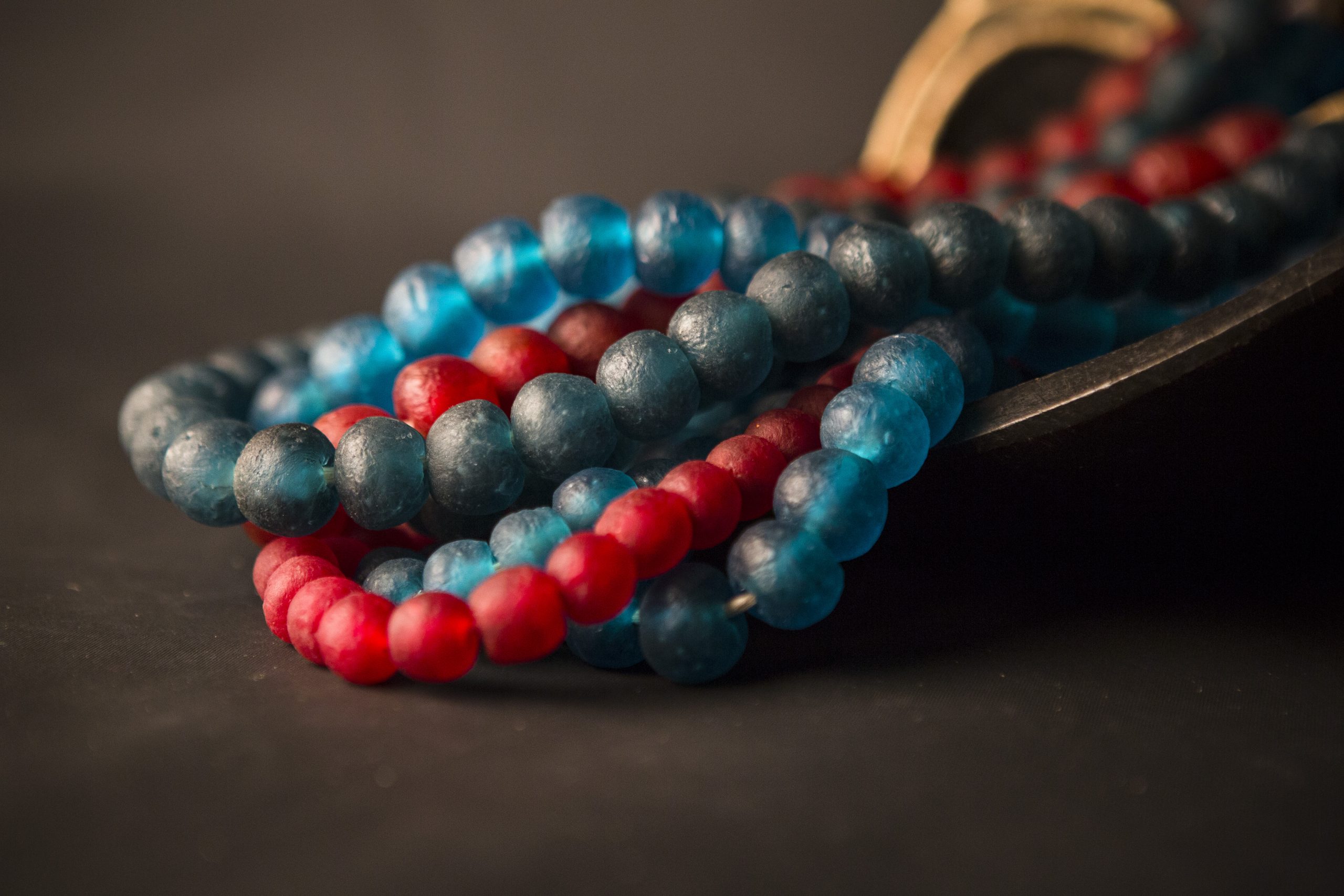 a Recycled Glass Bead Necklace - red - Image 3