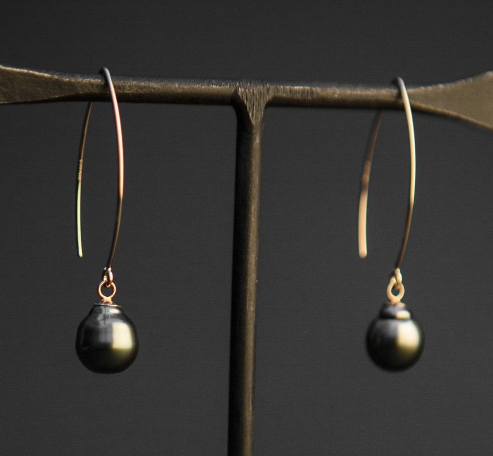 Tahitian Pearl and gold-plated v Earrings
