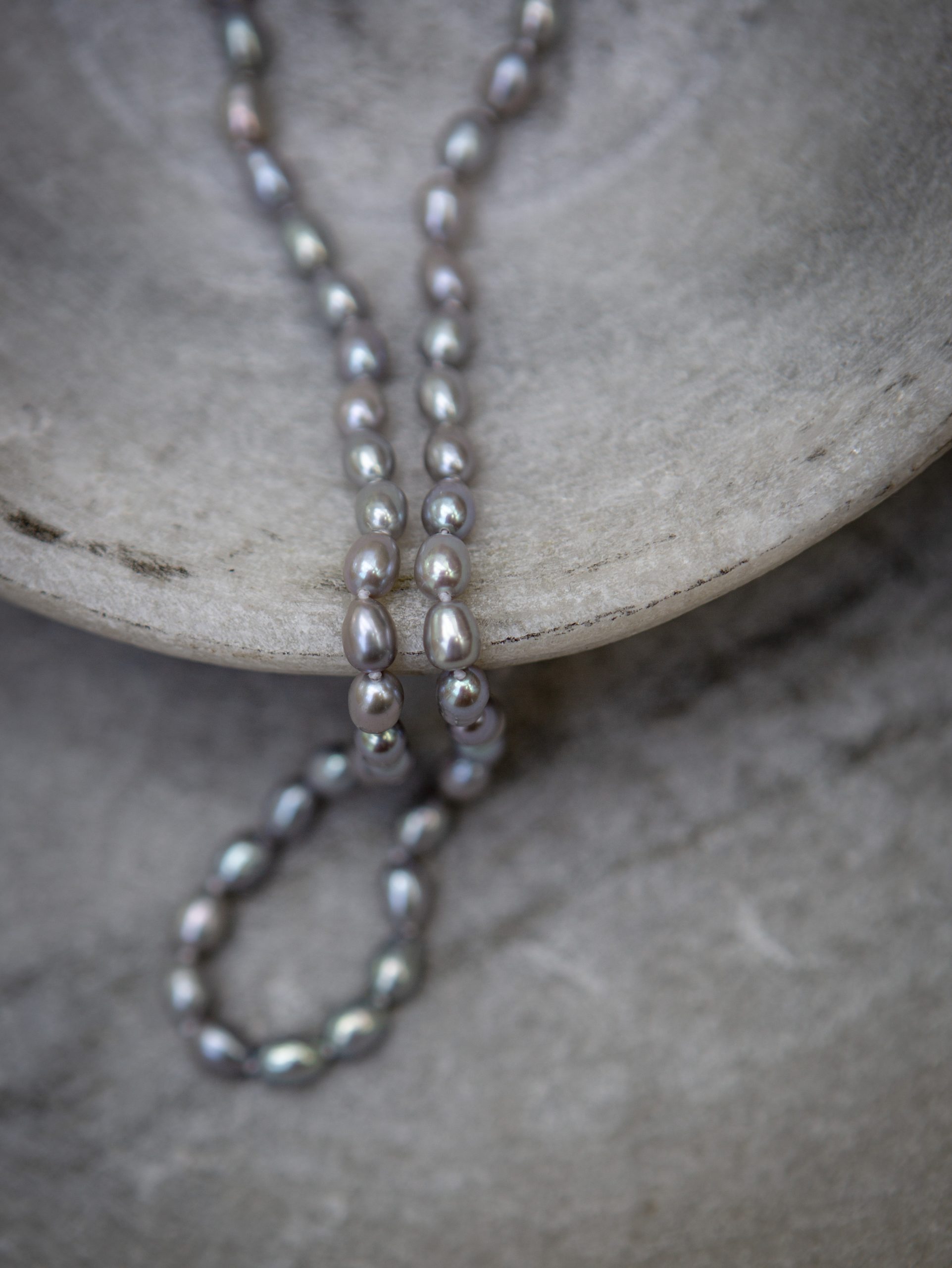 pearl necklace, small 5mm grey - Image 3