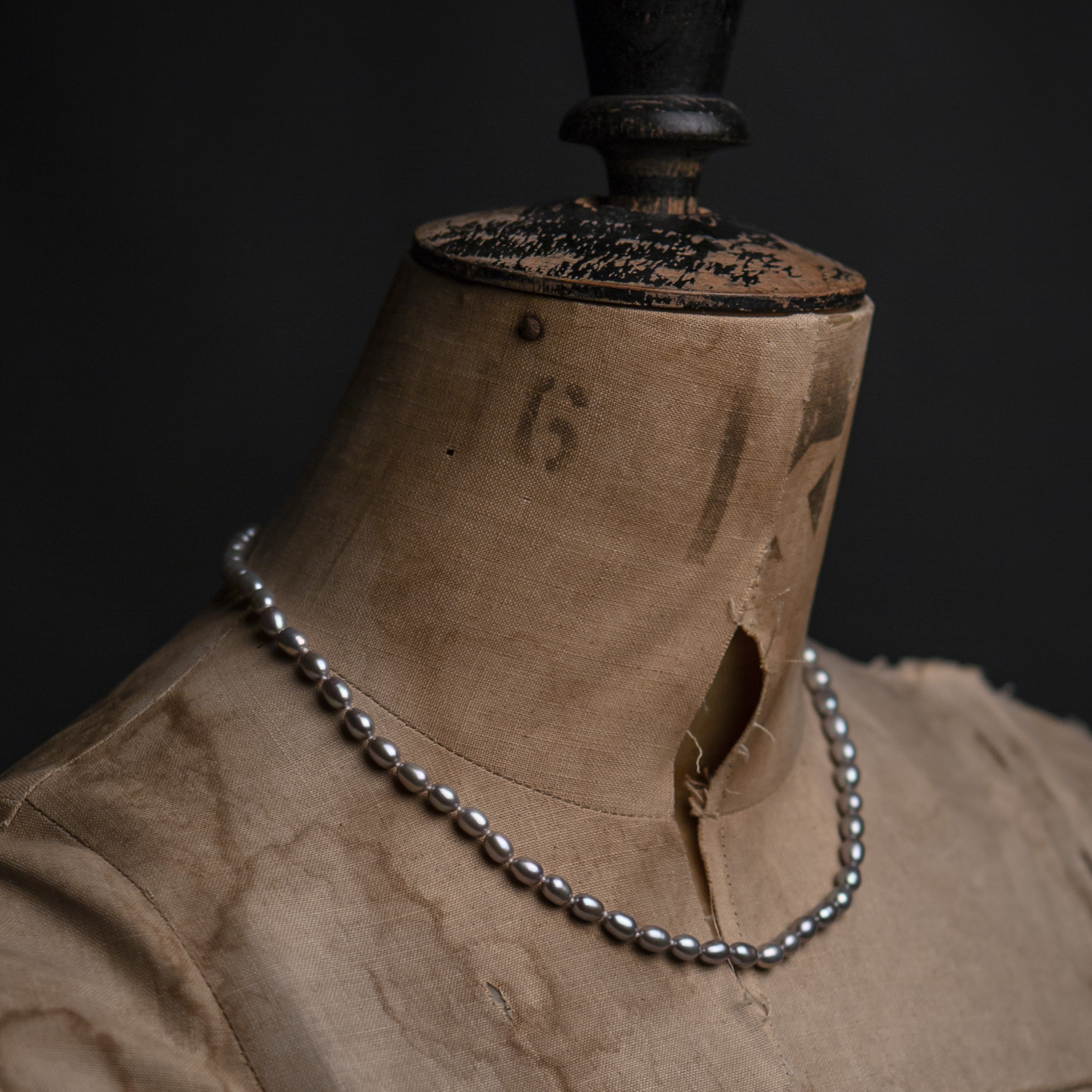 pearl necklace, small 5mm grey - Image 6