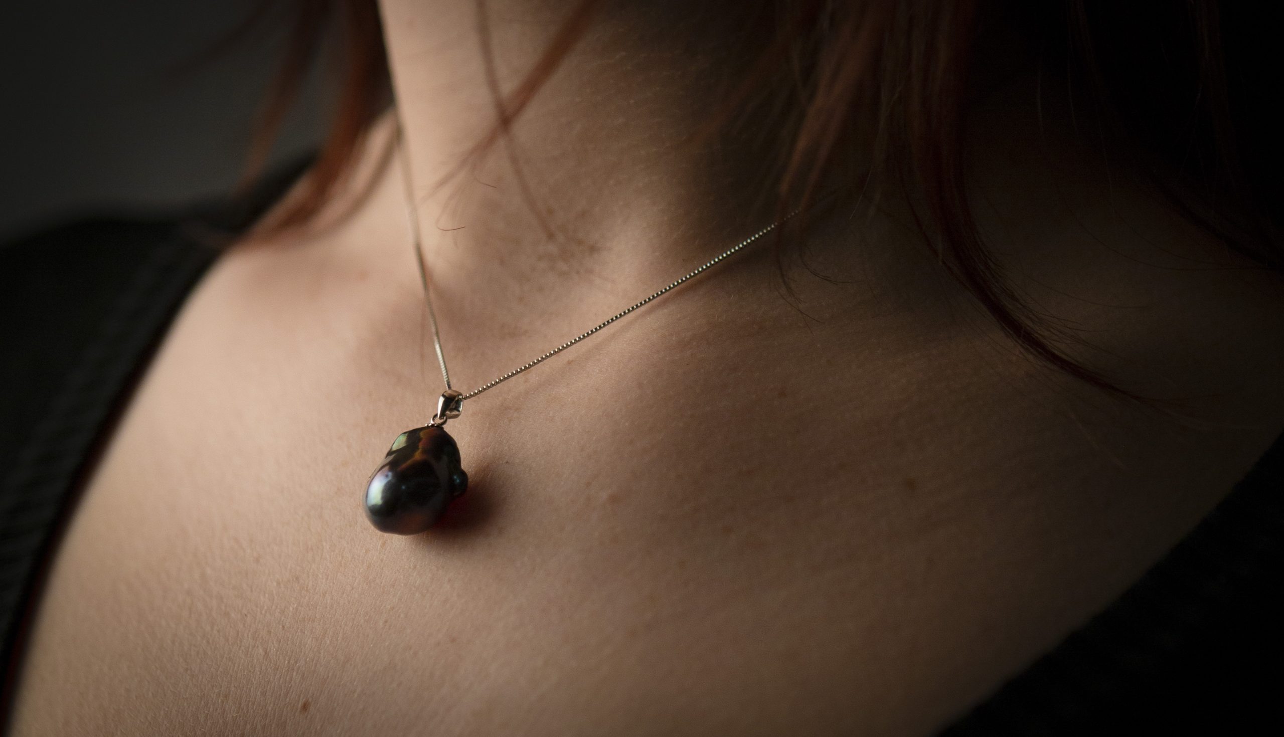 giant baroque peacock pearl pendant necklace - Image 2