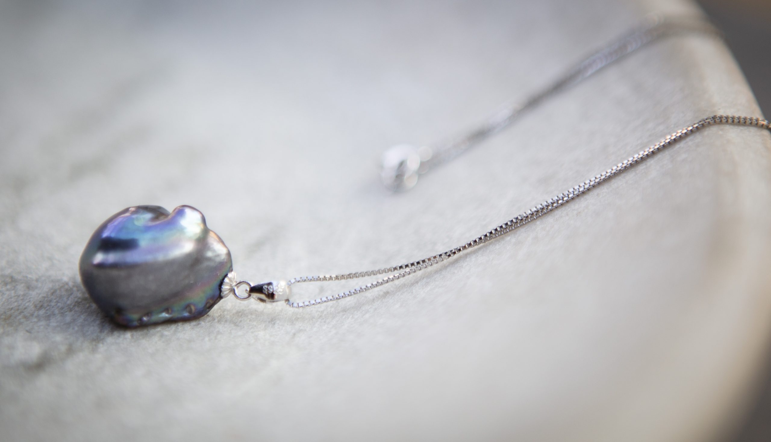 giant baroque peacock pearl pendant necklace - Image 5