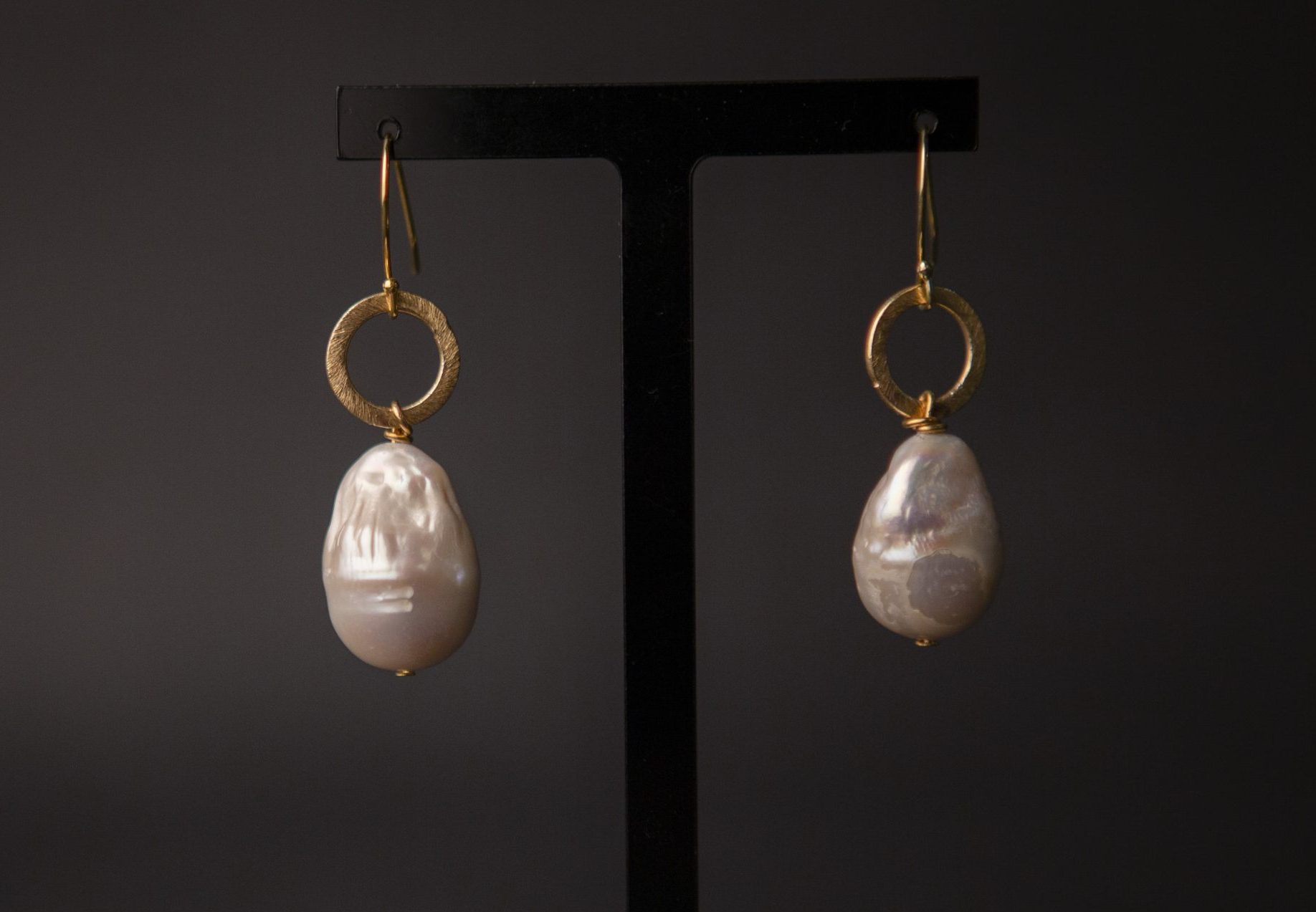 Giant Pearl and circle drop earrings, gold vermeil - Image 3